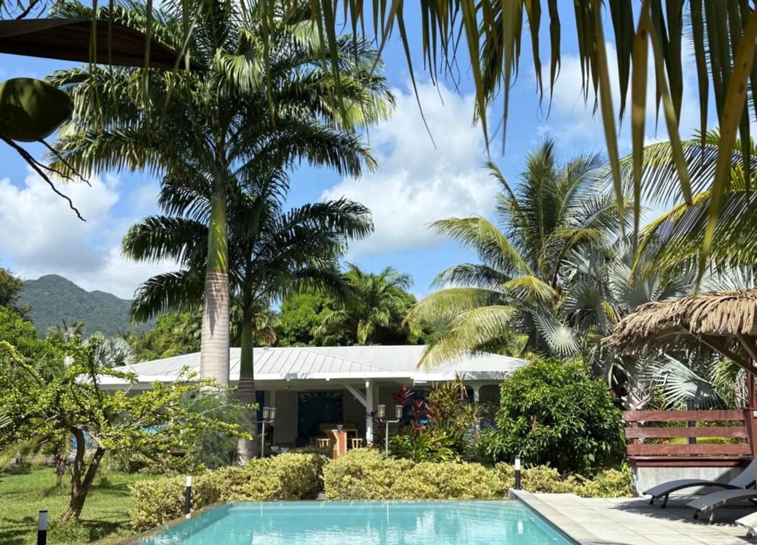 Le Paradis De La Guadeloupe 黑角 0*,